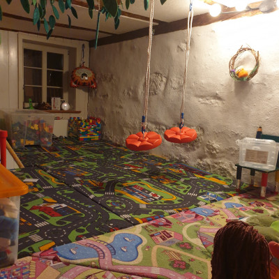 Indoorspielplatz mit Schaukel